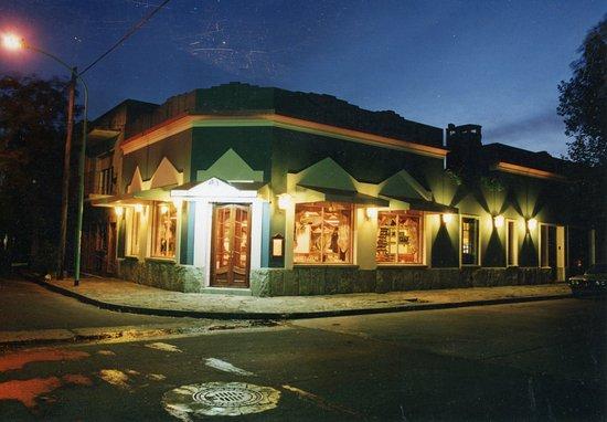 Once y Veinte Restaurant